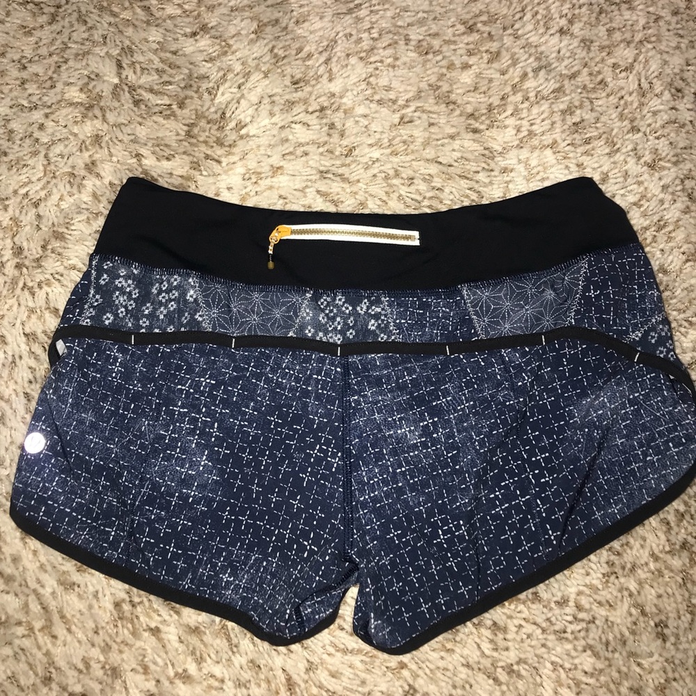 Lululemon shorts size 6